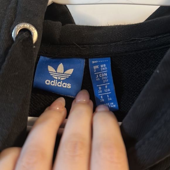 Classic black trefoil adidas sweater - Picture 3 of 3